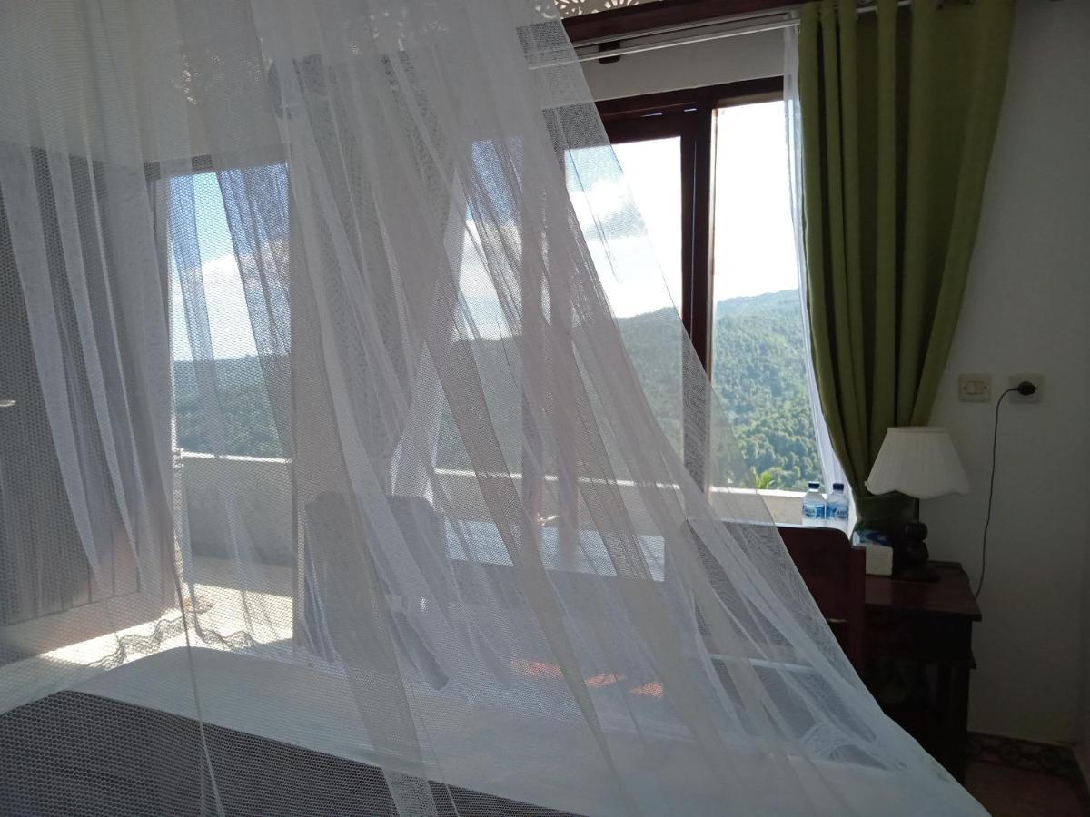 Aris Homestay And Warung Made Munduk Exterior foto