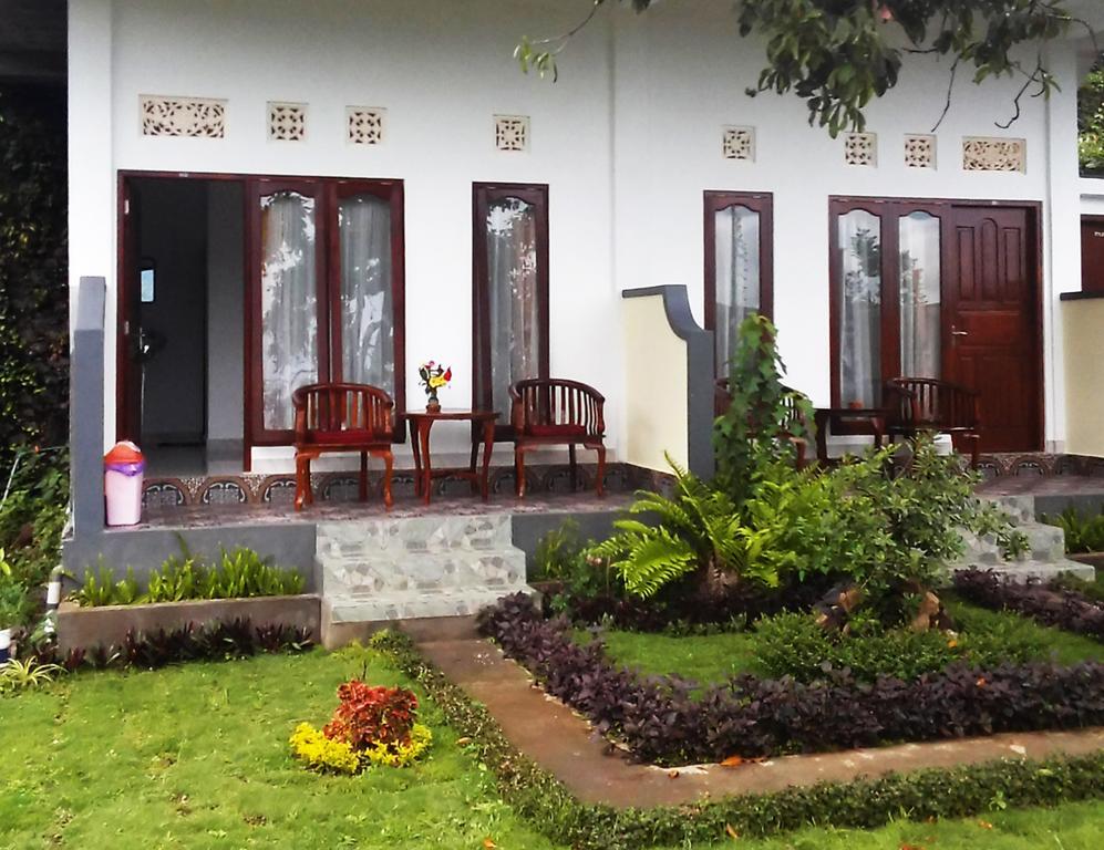 Aris Homestay And Warung Made Munduk Exterior foto