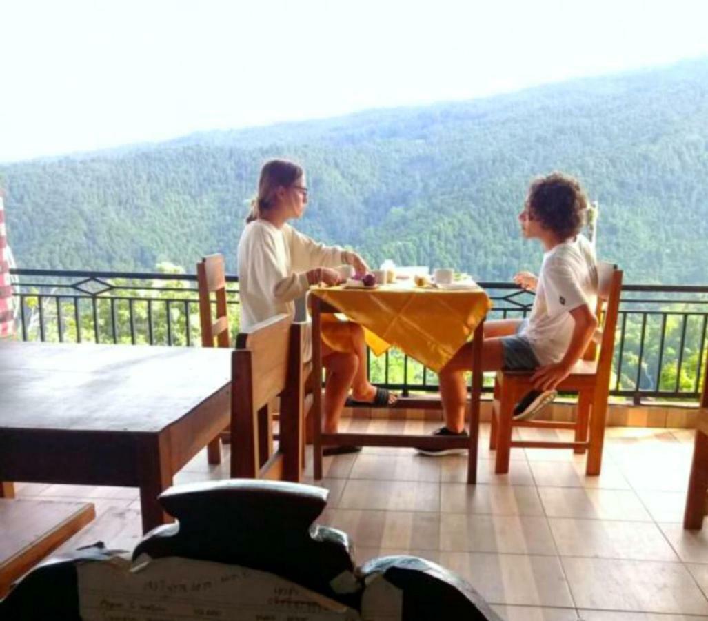 Aris Homestay And Warung Made Munduk Exterior foto